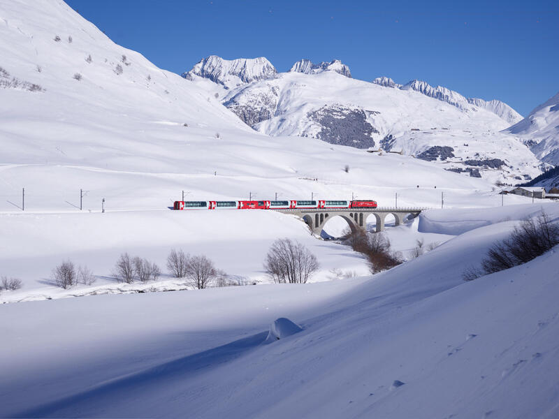 Eigene Anreise Schweiz: Bahnerlebnisreise mit 4 Nächten von Chur bis Brig 4 Nächte 3-Sterne-Hotels mit Frühstück Inkl. Panoramafahrten im Glacier Erlebnisferien und Abenteuerreisen online kaufen Eigene Anreise Schweiz: Bahnerlebnisreise mit 4 Nächten von Chur bis Brig 4 Nächte 3-Sterne-Hotels mit Frühstück Inkl. Panoramafahrten im Glacier Erlebnisferien und Abenteuerreisen online kaufen