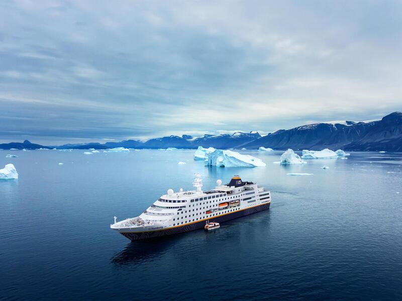 Kreuzfahrten Grönland: Kreuzfahrt mit MS Hamburg ab/an Kangerlussuaq 10- bzw. 14-tägig inkl. Flüge Premium-Schiff mit Vollpension Inkl. Anlandungen Erlebnisferien und Abenteuerreisen online kaufen Kreuzfahrten Grönland: Kreuzfahrt mit MS Hamburg ab/an Kangerlussuaq 10- bzw. 14-tägig inkl. Flüge Premium-Schiff mit Vollpension Inkl. Anlandungen Erlebnisferien und Abenteuerreisen online kaufen