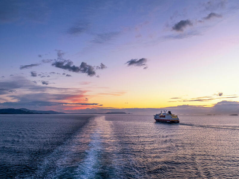 Kreuzfahrten Norwegen - Nordkap: Seereise mit Hurtigruten MS Nordkapp/MS Polarlys ab/an Bergen 12-tägig inkl. Flüge Mittelklasse-Plus-Schiff mit Vol Erlebnisferien und Abenteuerreisen online kaufen Kreuzfahrten Norwegen - Nordkap: Seereise mit Hurtigruten MS Nordkapp/MS Polarlys ab/an Bergen 12-tägig inkl. Flüge Mittelklasse-Plus-Schiff mit Vol Erlebnisferien und Abenteuerreisen online kaufen