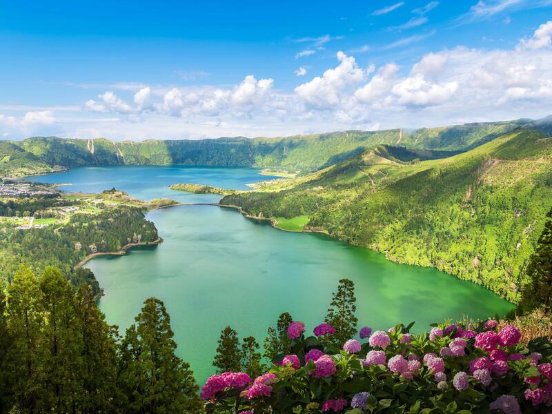 Rundreisen Portugal - Azoren: Mit dem eigenen Mietwagen zu den schönsten Naturkulissen der Insel 8-tägig inkl. Flüge 3-Sterne-Hotel mit Frühstück Erlebnisferien und Abenteuerreisen online kaufen Rundreisen Portugal - Azoren: Mit dem eigenen Mietwagen zu den schönsten Naturkulissen der Insel 8-tägig inkl. Flüge 3-Sterne-Hotel mit Frühstück Erlebnisferien und Abenteuerreisen online kaufen