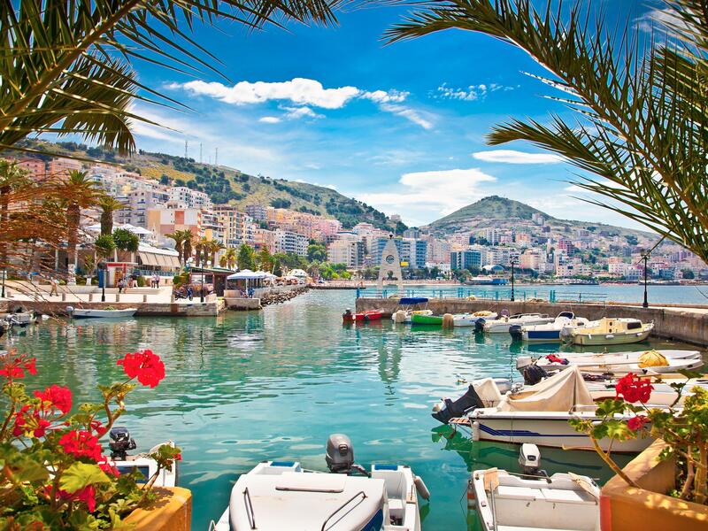 Flugreisen Albanien: Badeurlaub im Hotel Nertili in Saranda 8- bzw. 15-tägig inkl. Flüge 4-Sterne-Hotel mit Halbpension Direkte Strandlage mit eigen
