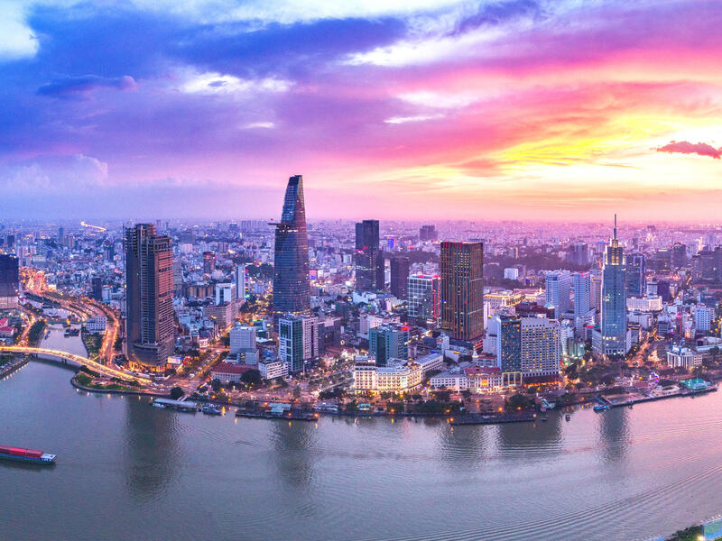 Rundreisen Vietnam: Von pulsierenden Städten zu traumhaften Stränden 18-tägig inkl. Flüge Mittelklassehotels/Dschunke mit Verpflegung / 4-Sterne-H
