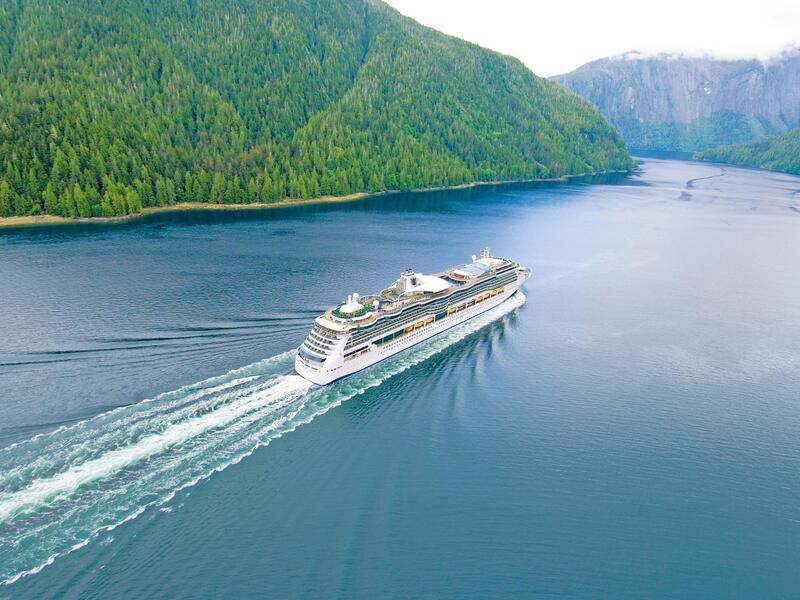 Kreuzfahrten Kanada & Alaska: Kreuzfahrt mit der Serenade of the Seas ab/an Vancouver inkl. Kanada-Rundreise 16-tägig inkl. Flüge Mittelklassehotels