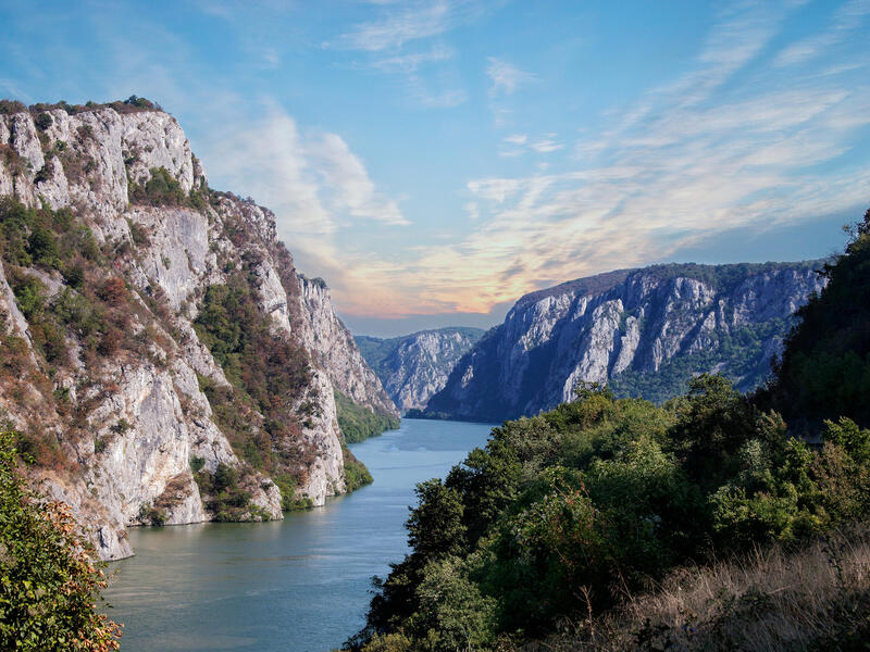 Kreuzfahrten Donau: Flusskreuzfahrt mit der MAXIMA ab/an Passau 11 Nächte Premium-Schiff mit Vollpension Inkl. Ausflugspaket i. W. v. 189 € p. P.